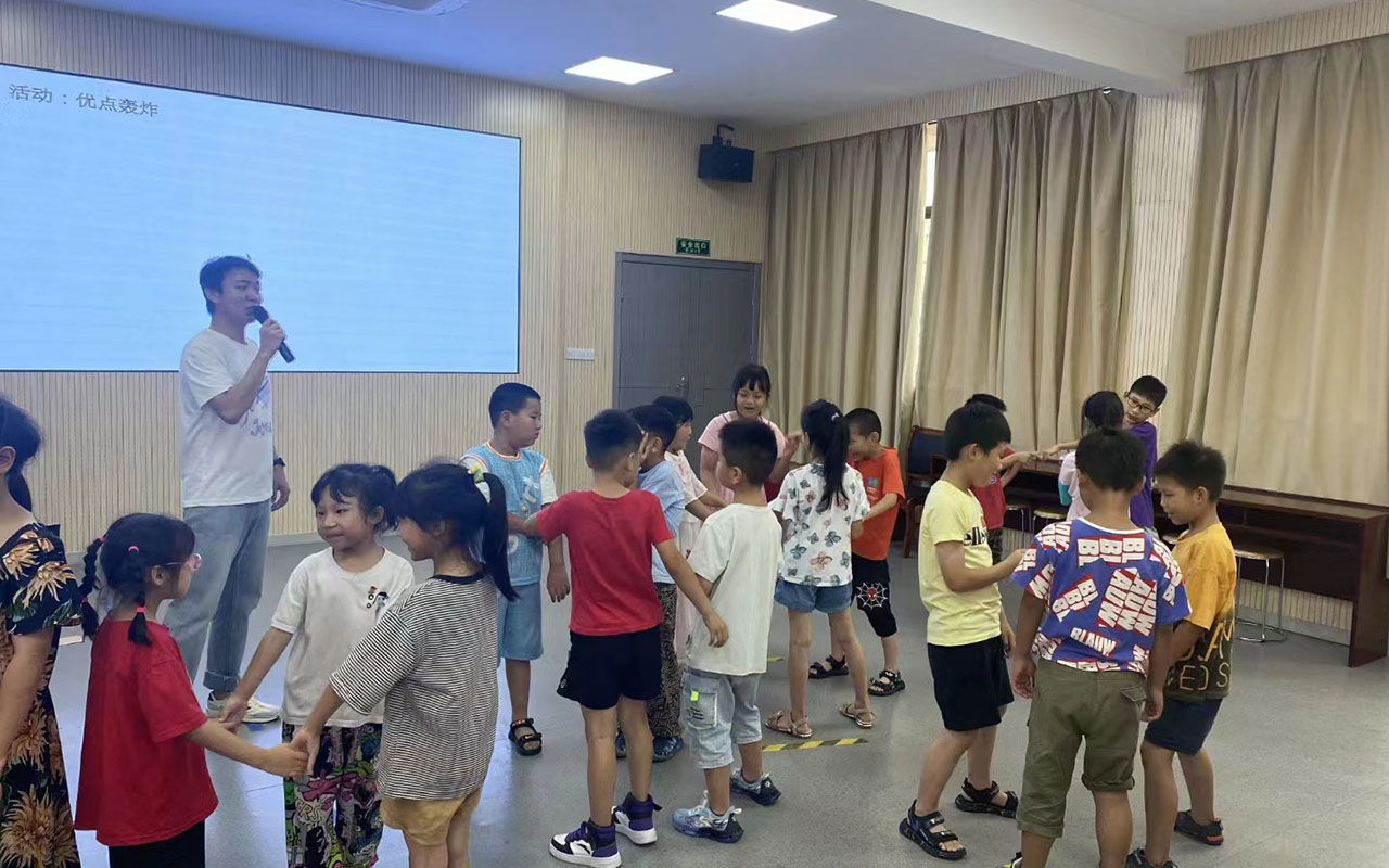 伊宁龙观乡中心学校